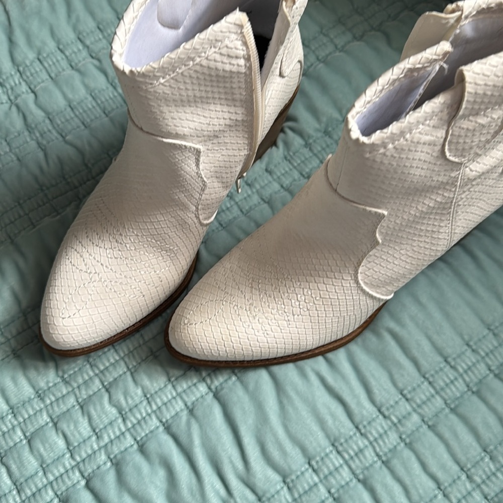 VICI Unite White bootie - Picture 10 of 10